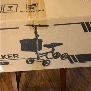 Knee walker no wheels